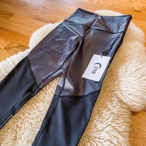 NWT* Zyia Black Reflective Metallic Light n Tight Hi-rise 7/8 24" - Picture 3 of 10